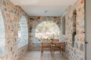 Villa Dioni Tria in Ditiki Mani