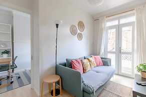 Cosy 4BD Flat W/private Balcony - Nine Elms!
