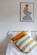 Cosy 4BD Flat W/private Balcony - Nine Elms!