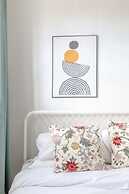 Cosy 4BD Flat W/private Balcony - Nine Elms!