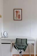 Cosy 4BD Flat W/private Balcony - Nine Elms!