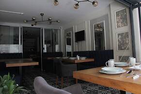 Solo Suites Hotel