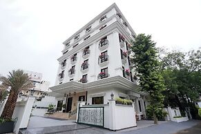 M2 Square by Monday Premium