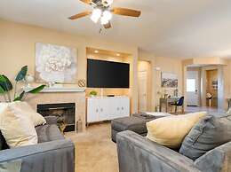 Stunning 4-bed House in Indio in Golf Course Commu