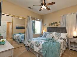 Stunning 4-bed House in Indio in Golf Course Commu