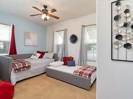 Stunning 4-bed House in Indio in Golf Course Commu