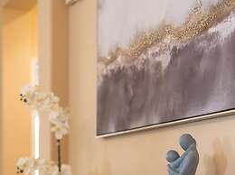 Stunning 4-bed House in Indio in Golf Course Commu