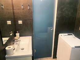 Academys Modern Apartment by Aesthetic & Luxurious