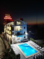 Amchit Grand Hotel
