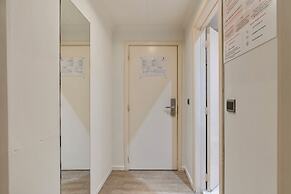 Room in Apartment - Sleep & Go Brussels South - Budget Studio Twin