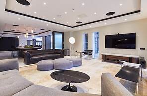 Luxury Spa Apartment in Manchester - Rooftop Swim