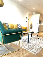 Luxury Spa Apartment in Manchester - Rooftop Swim