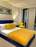 Luxury Spa Apartment in Manchester - Rooftop Swim