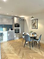 Luxury Spa Apartment in Manchester - Rooftop Swim