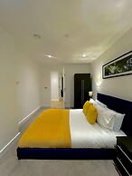 Luxury Spa Apartment in Manchester - Rooftop Swim