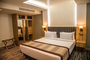 Piccadilly Suites and Luxury Apartment