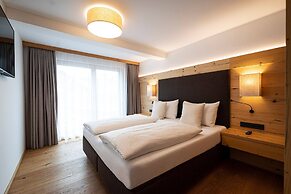 Lakeside-Luxury Apartments