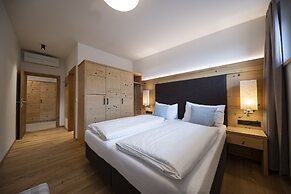 Lakeside-Luxury Apartments