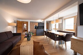 Lakeside-Luxury Apartments