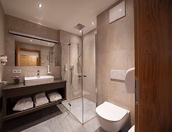 Lakeside-Luxury Apartments