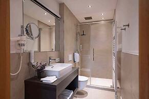 Lakeside-Luxury Apartments