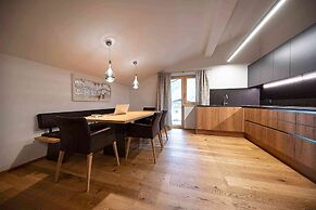 Lakeside-Luxury Apartments