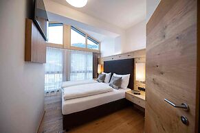 Lakeside-Luxury Apartments