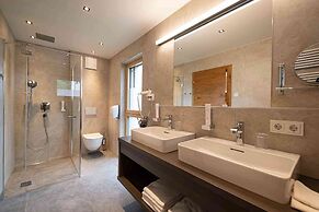 Lakeside-Luxury Apartments