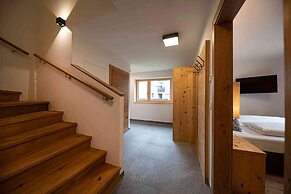 Lakeside-Luxury Apartments