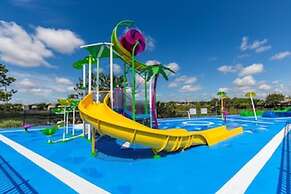 Mickey s Splash Pad 2 Miles to Disney