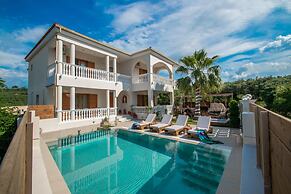 Estella Luxury Villa