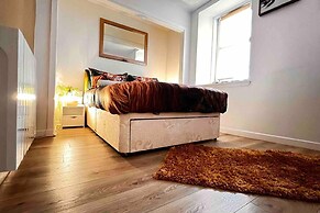 Remarkable 1-bed Apartment in Dundee