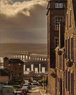 Remarkable 1-bed Apartment in Dundee
