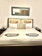 Baroq Central City Apartment