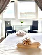 Baroq Central City Apartment