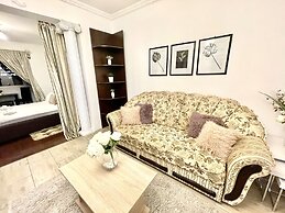 Baroq Central City Apartment