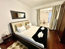 Baroq Central City Apartment