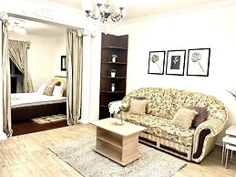 Baroq Central City Apartment