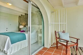 Overlooking The Golf Course - Villa D'arcy 2 Bedroom Villa by RedAwnin