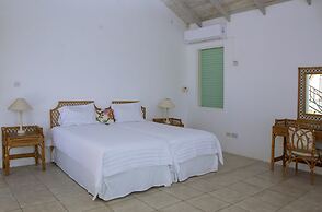 Zephyr Hill - 4 bedroom Villa with awe inspiring views 4 Villa by RedA