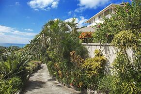 Zephyr Hill - 4 bedroom Villa with awe inspiring views 4 Villa by RedA