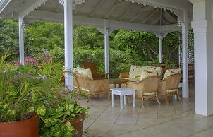 Zephyr Hill - 4 bedroom Villa with awe inspiring views 4 Villa by RedA