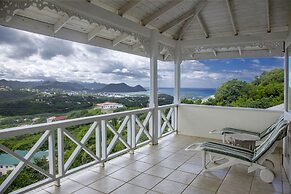 Zephyr Hill - 4 bedroom Villa with awe inspiring views 4 Villa by RedA
