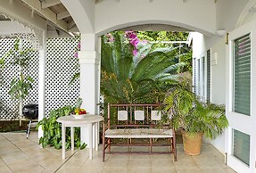 Zephyr Hill - 4 bedroom Villa with awe inspiring views 4 Villa by RedA