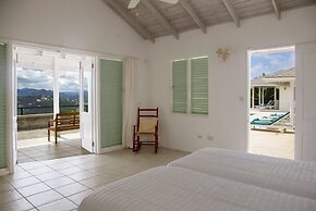 Zephyr Hill - 4 bedroom Villa with awe inspiring views 4 Villa by RedA