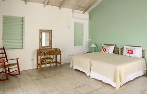 Zephyr Hill - 4 bedroom Villa with awe inspiring views 4 Villa by RedA