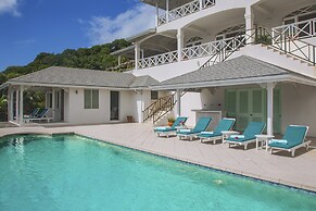 Zephyr Hill - 4 bedroom Villa with awe inspiring views 4 Villa by RedA