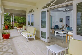 Zephyr Hill - 4 bedroom Villa with awe inspiring views 4 Villa by RedA