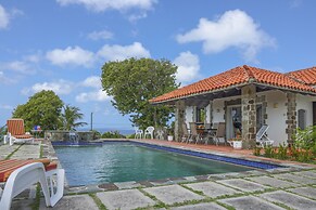 Spanish-style Ocean View Villa Set In Garden - Calypso Court 3 Bedroom