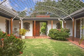 Spanish-style Ocean View Villa Set In Garden - Calypso Court 3 Bedroom